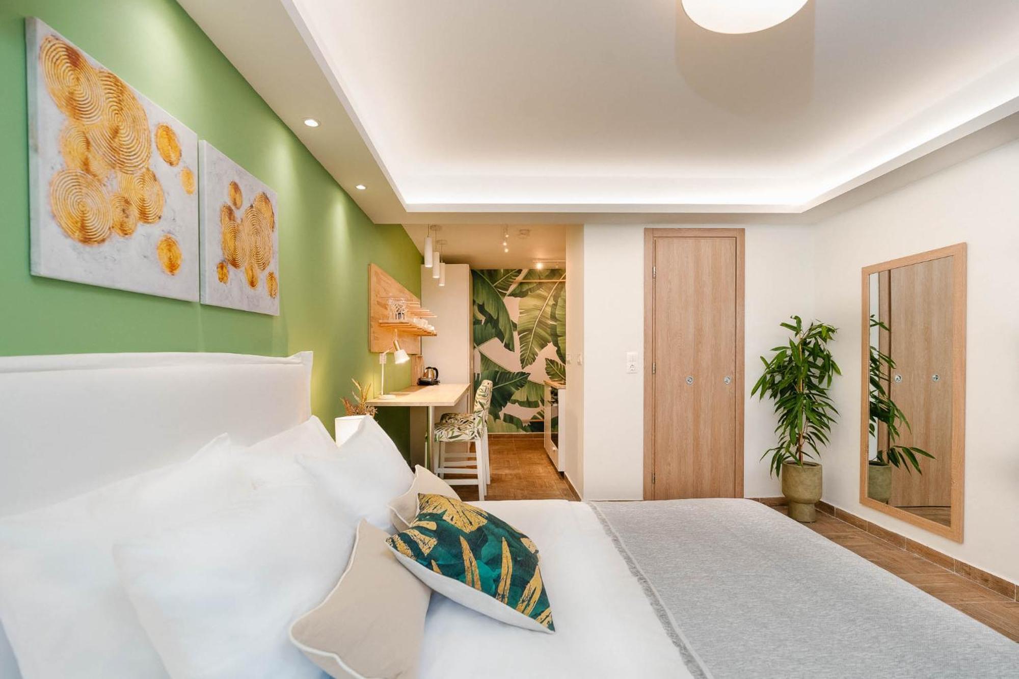 Phaedrus Living: The Emerald *