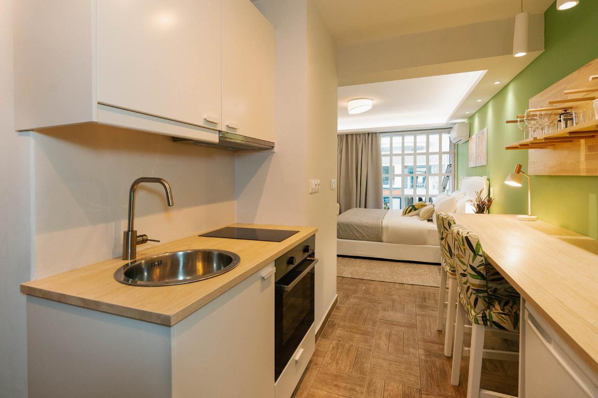 Phaedrus Living: The Emerald Appartement