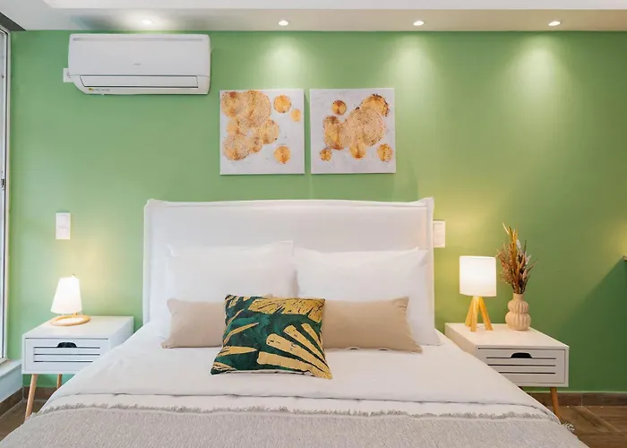 Phaedrus Living: The Emerald Studio